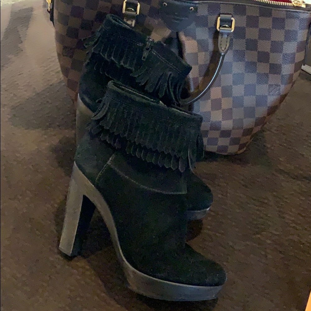 Juicy Couture black platform style booties